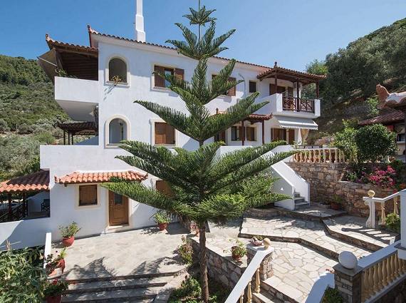 Skopelos Studios Apartments in Panormos